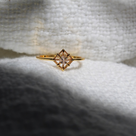 Vintage Style Carved Rhombus with Simulated Diamond Center - Picture 7 of 7